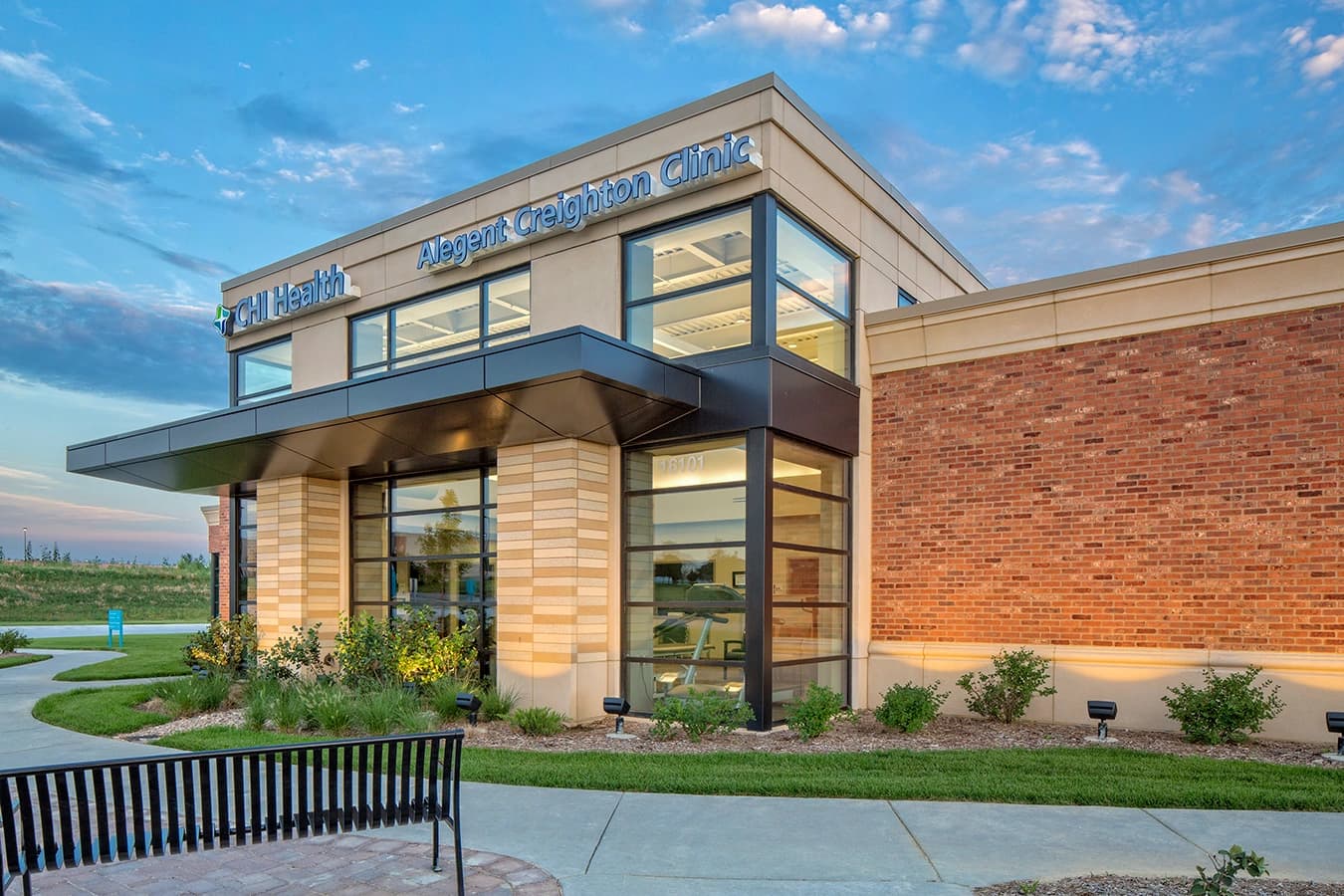 Clinic 161st & W Maple